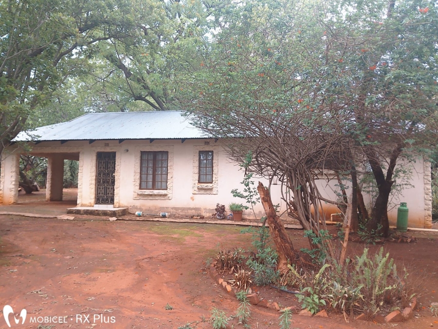 6 Bedroom Property for Sale in Hartbeespoort Rural North West